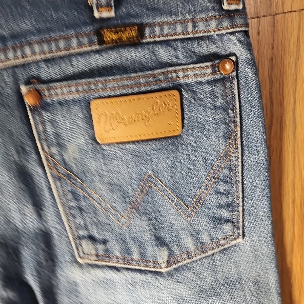 Wrangler Men's Light Blue Straight Jeans - Picture 5 of 6